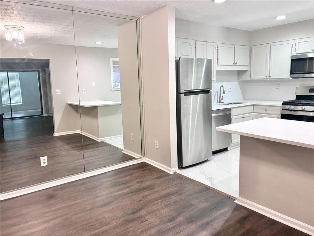 3 bedroom, 2 bathroom, 1,624 sq ft condominium under contract at 701 Parkaire Crossing, Marietta, GA 30068 — photo 7