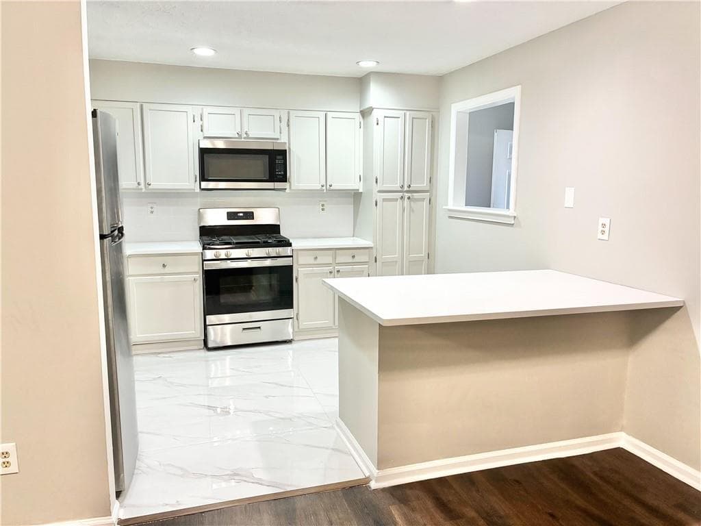 3 bedroom, 2 bathroom, 1,624 sq ft condominium under contract at 701 Parkaire Crossing, Marietta, GA 30068 — photo 8