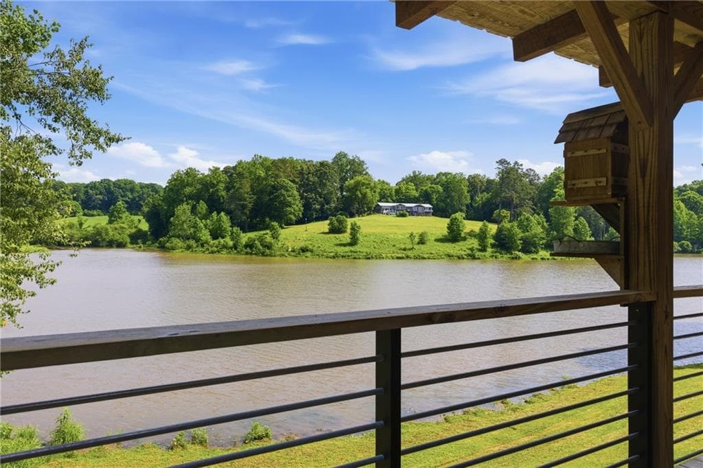 2 bedroom, 2 bathroom, 1,760 sq ft single family residence for sale at 456 Oak Springs Road, Clarkesville, GA 30523 — photo 3
