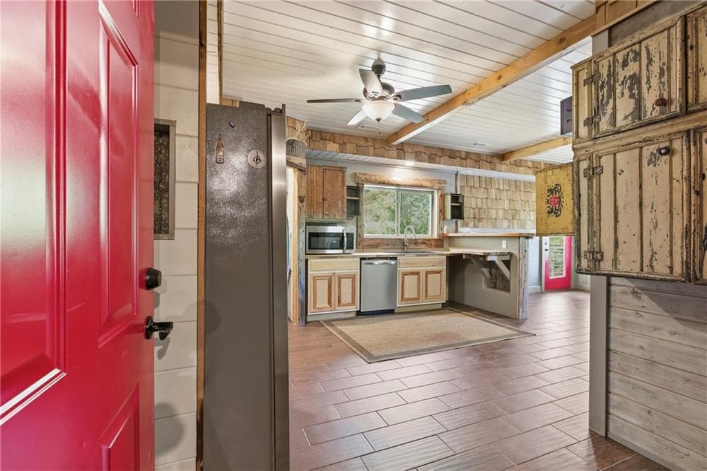 2 bedroom, 2 bathroom, 1,760 sq ft single family residence for sale at 456 Oak Springs Road, Clarkesville, GA 30523 — photo 4
