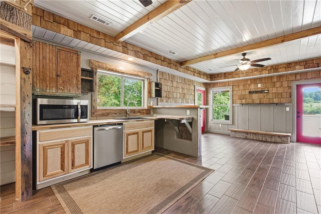2 bedroom, 2 bathroom, 1,760 sq ft single family residence for sale at 456 Oak Springs Road, Clarkesville, GA 30523 — photo 8