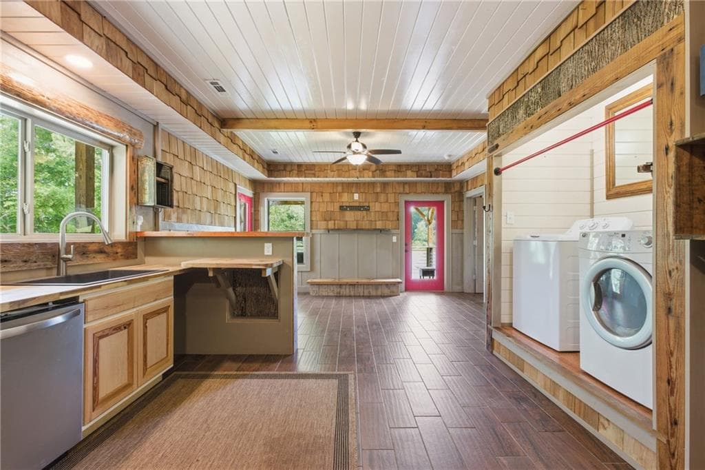 2 bedroom, 2 bathroom, 1,760 sq ft single family residence for sale at 456 Oak Springs Road, Clarkesville, GA 30523 — photo 9