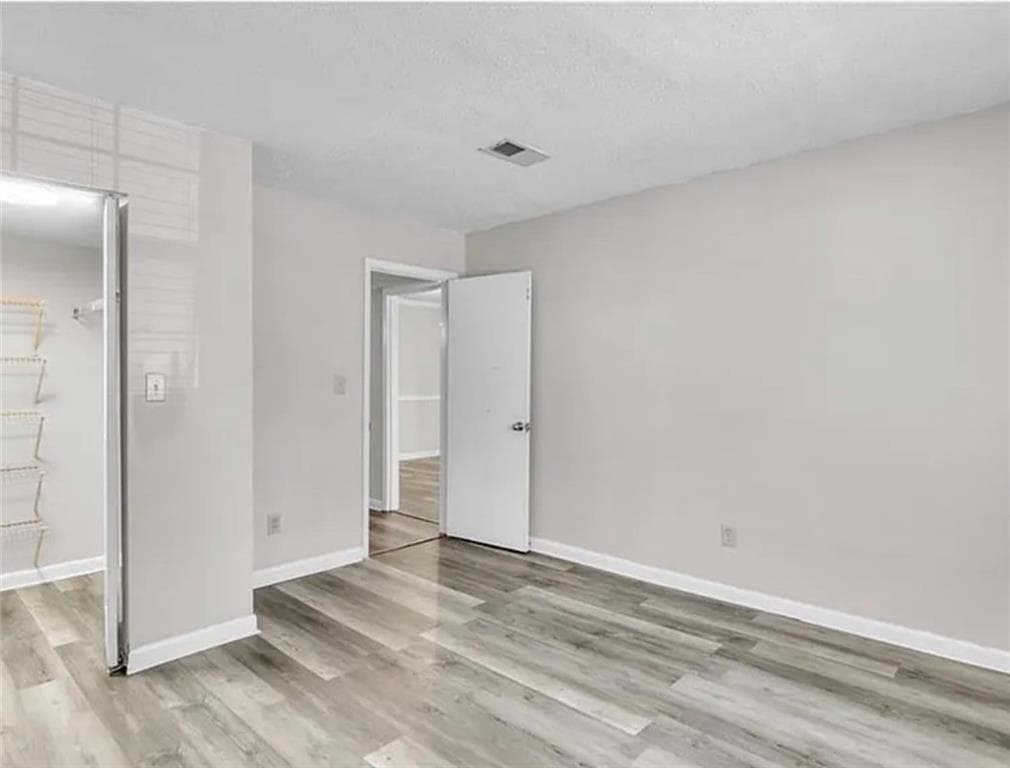 2 bedroom, 2 bathroom, 1,040 sq ft condominium for rent at 6900 Roswell Road 10Q, Atlanta, GA 30328 for $2,200 a month — photo 3