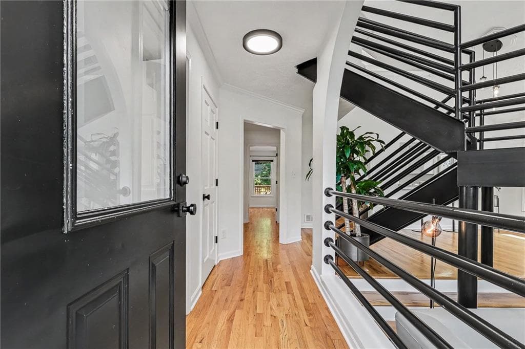 2 bedroom, 2 bathroom, 1,708 sq ft single family residence for sale at 489 Trabert Avenue, Atlanta, GA 30309 — photo 2