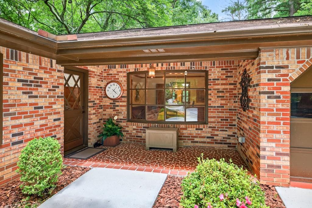 3 bedroom, 2 bathroom, 2,623 sq ft single family residence for sale at 1249 Heritage Hills Circle, Snellville, GA 30078 — photo 7