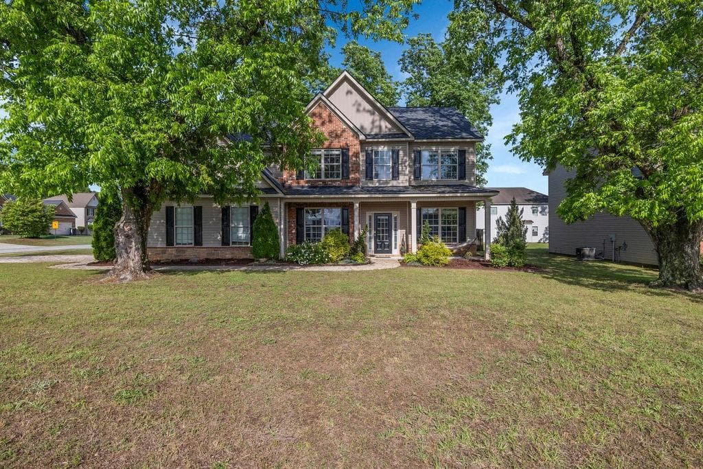 5 bedroom, 3 bathroom, 3,478 sq ft single family residence under contract at 126 Meadows Walk Drive, Byron, GA 31008 — photo 2