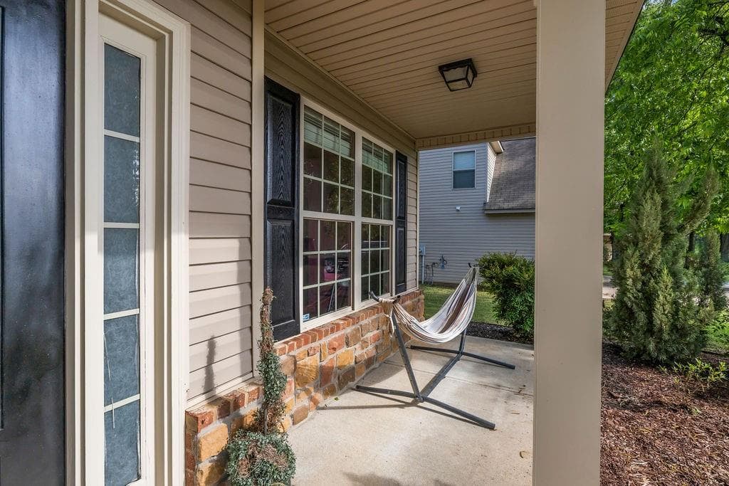 5 bedroom, 3 bathroom, 3,478 sq ft single family residence under contract at 126 Meadows Walk Drive, Byron, GA 31008 — photo 5