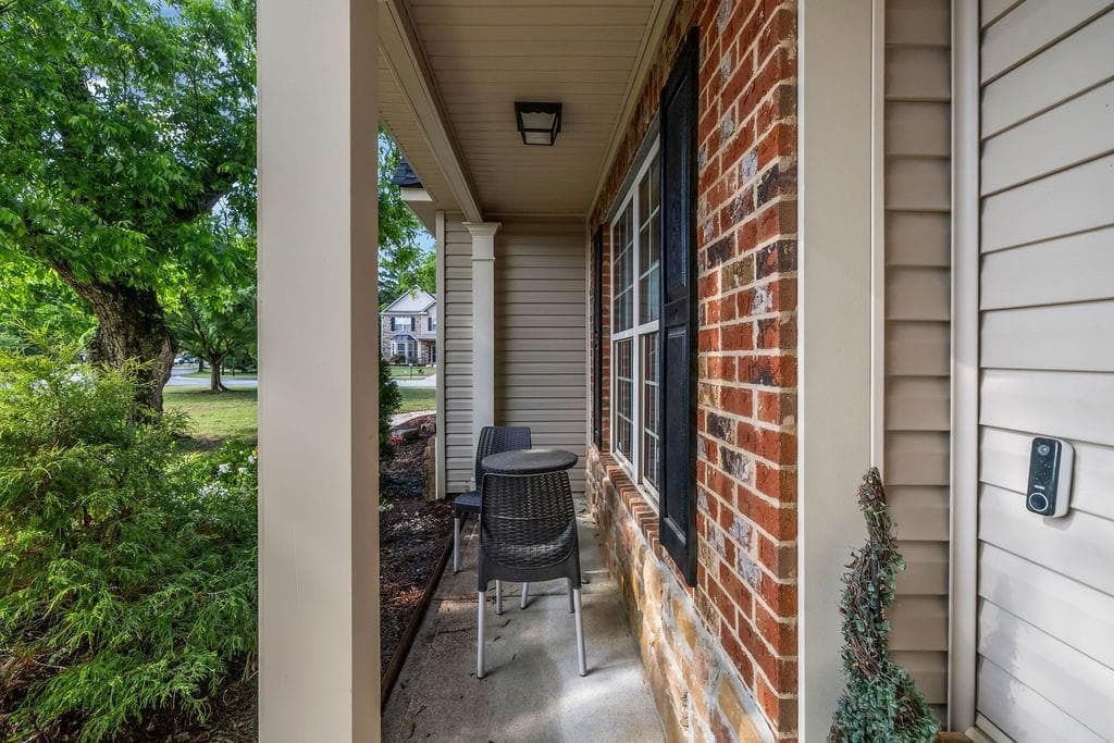 5 bedroom, 3 bathroom, 3,478 sq ft single family residence under contract at 126 Meadows Walk Drive, Byron, GA 31008 — photo 6