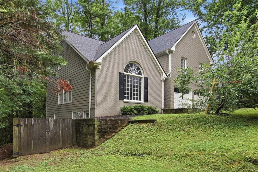 5 bedroom, 4 bathroom, 2,837 sq ft single family residence for sale at 4822 Thornwood Drive, Acworth, GA 30102 — photo 3