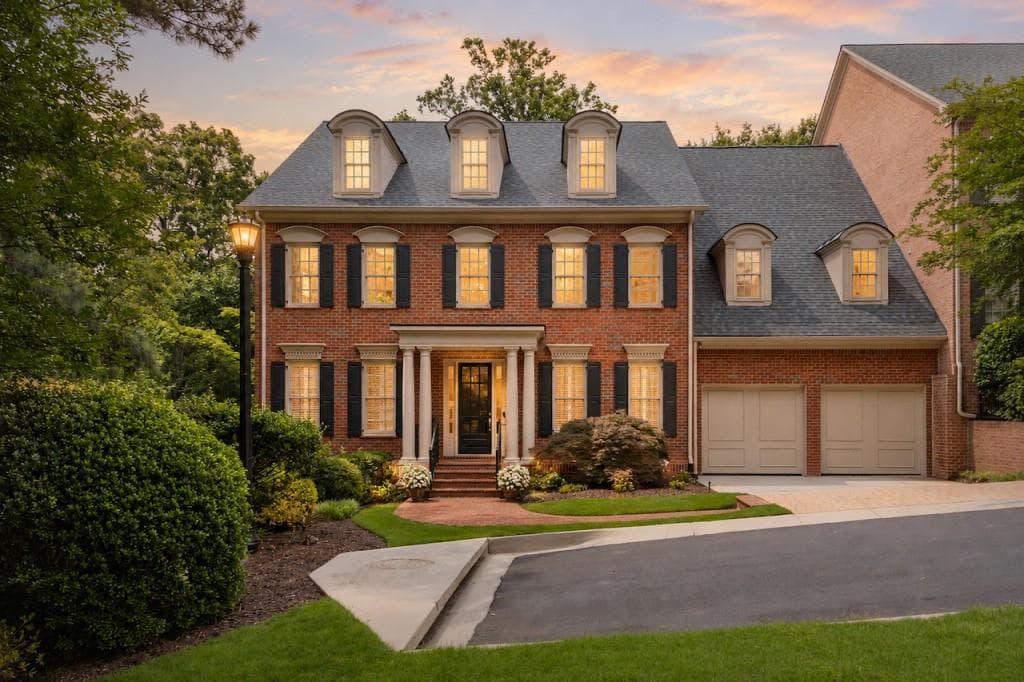 5 bedroom, 6 bathroom, 4,391 sq ft townhouse sold at 250 Enclave, Atlanta, GA 30342