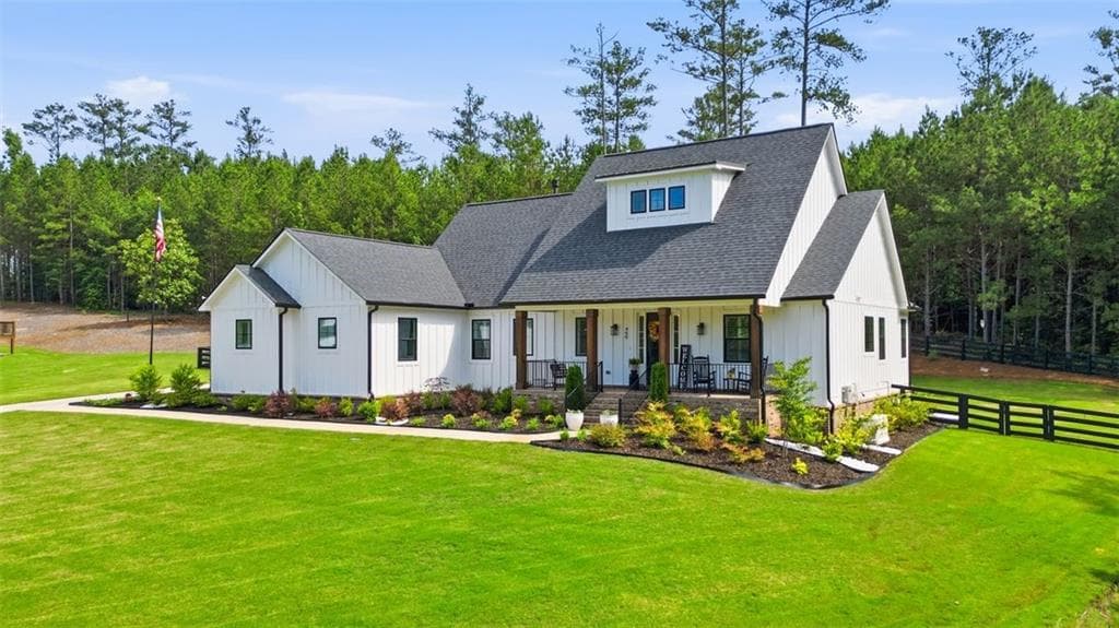 3 bedroom, 3 bathroom, 2,147 sq ft single family residence for sale at 499 London Road, Ball Ground, GA 30107