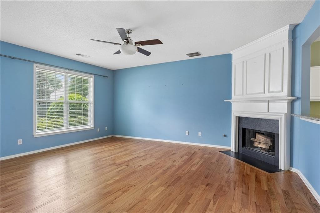 3 bedroom, 3 bathroom, 1,370 sq ft townhouse for sale at 10900 Wittenridge Drive D8, Alpharetta, GA 30022 — photo 8