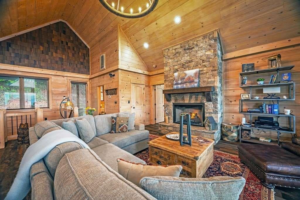 3 bedroom, 3 bathroom, 2,744 sq ft single family residence for sale at 193 Pontoosuc Drive, Mineral Bluff, GA 30559 — photo 5
