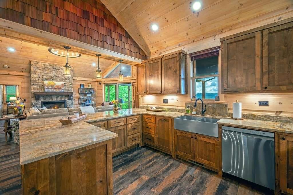 3 bedroom, 3 bathroom, 2,744 sq ft single family residence for sale at 193 Pontoosuc Drive, Mineral Bluff, GA 30559 — photo 8