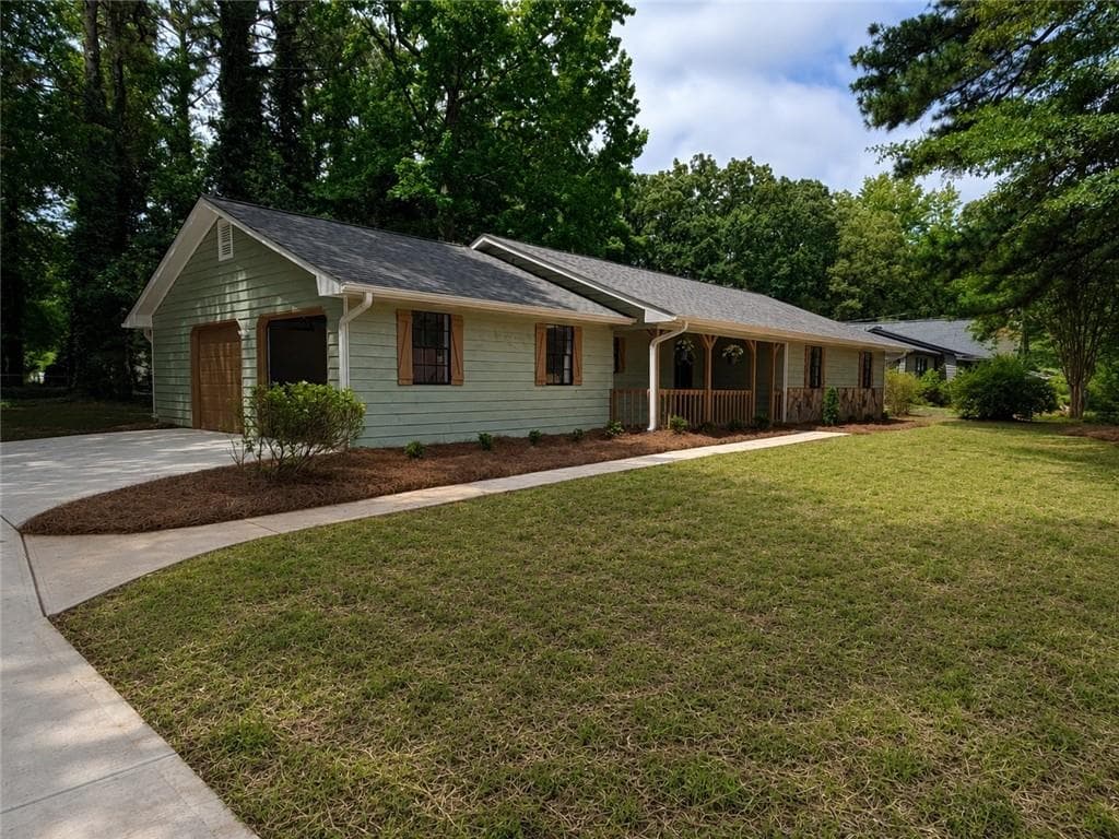 3 bedroom, 2 bathroom, 1,389 sq ft single family residence under contract at 1903 Old Concord Drive, Covington, GA 30016 — photo 2