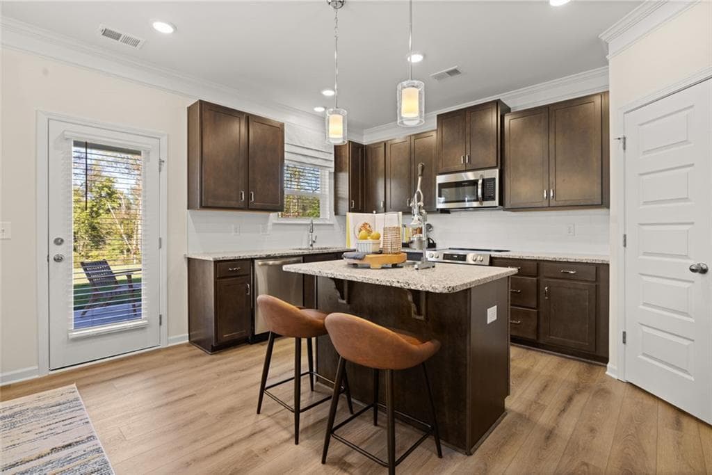 4 bedroom, 3 bathroom, 2,372 sq ft single family residence for sale at 7753 Sandpiper Drive, Douglasville, GA 30134 — photo 5