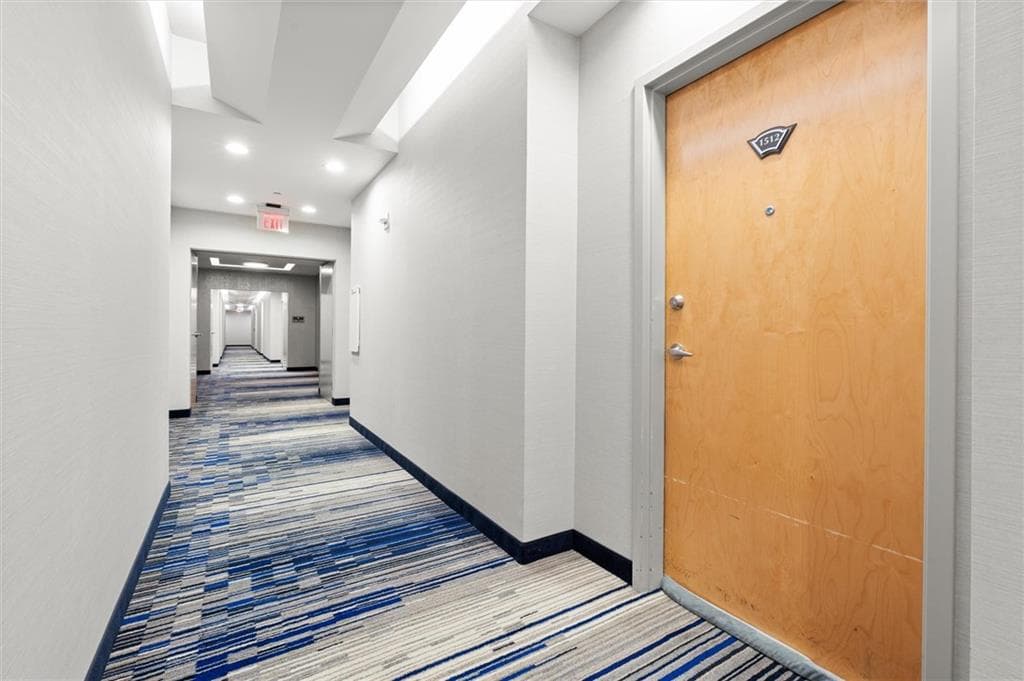 1 bedroom, 1 bathroom, 783 sq ft condominium for sale at 3324 Peachtree Road 1512, Atlanta, GA 30326 — photo 3