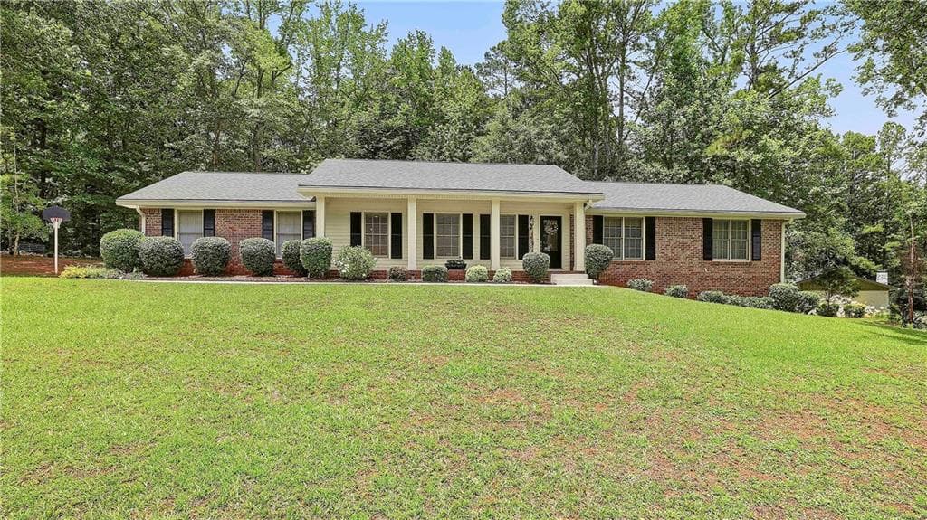 3 bedroom, 2 bathroom, 1,889 sq ft single family residence for sale at 6650 Corico Way, Fairburn, GA 30213