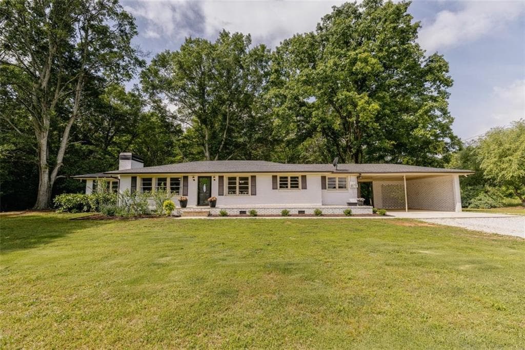 3 bedroom, 2 bathroom, 1,704 sq ft single family residence for sale at 1233 Bethlehem Road, Statham, GA 30666 — photo 1 of 35