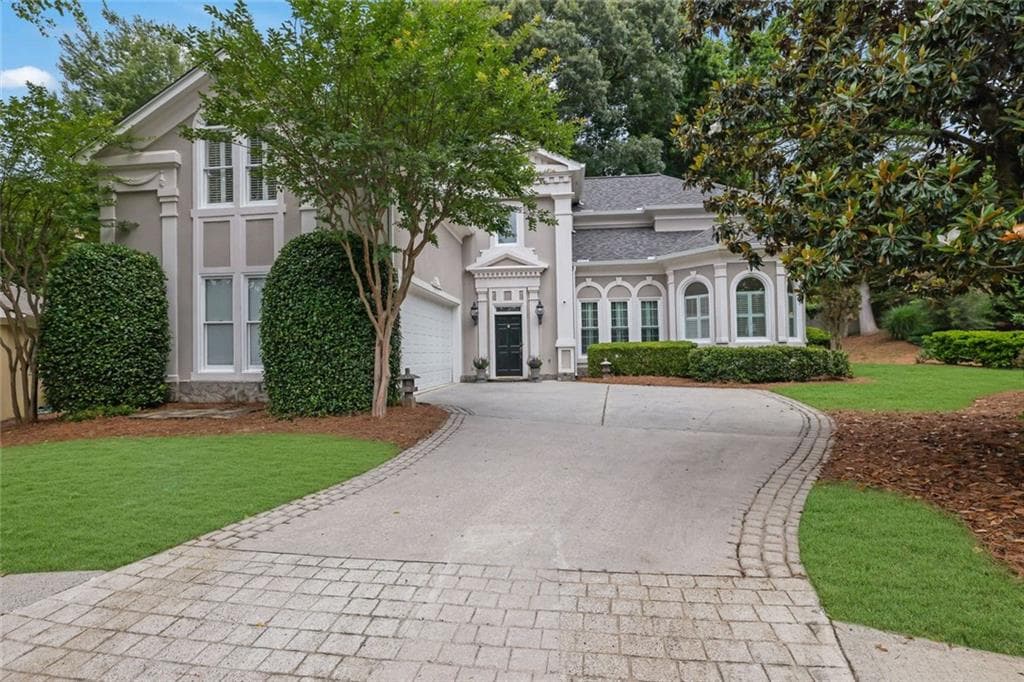 4 bedroom, 3 bathroom, 3,937 sq ft single family residence for sale at 750 Combee Way, Roswell, GA 30076 — photo 2