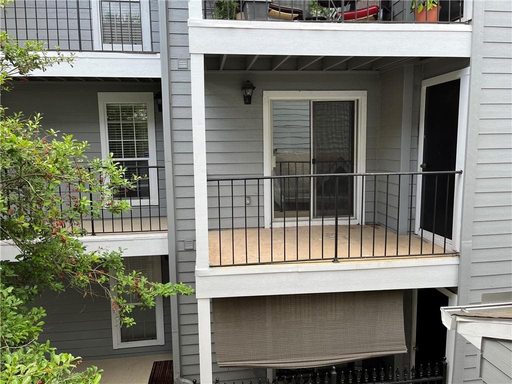 2 bedroom, 2 bathroom condominium for rent at 612 Granville Court, Atlanta, GA 30328 for $1,750 a month — photo 7