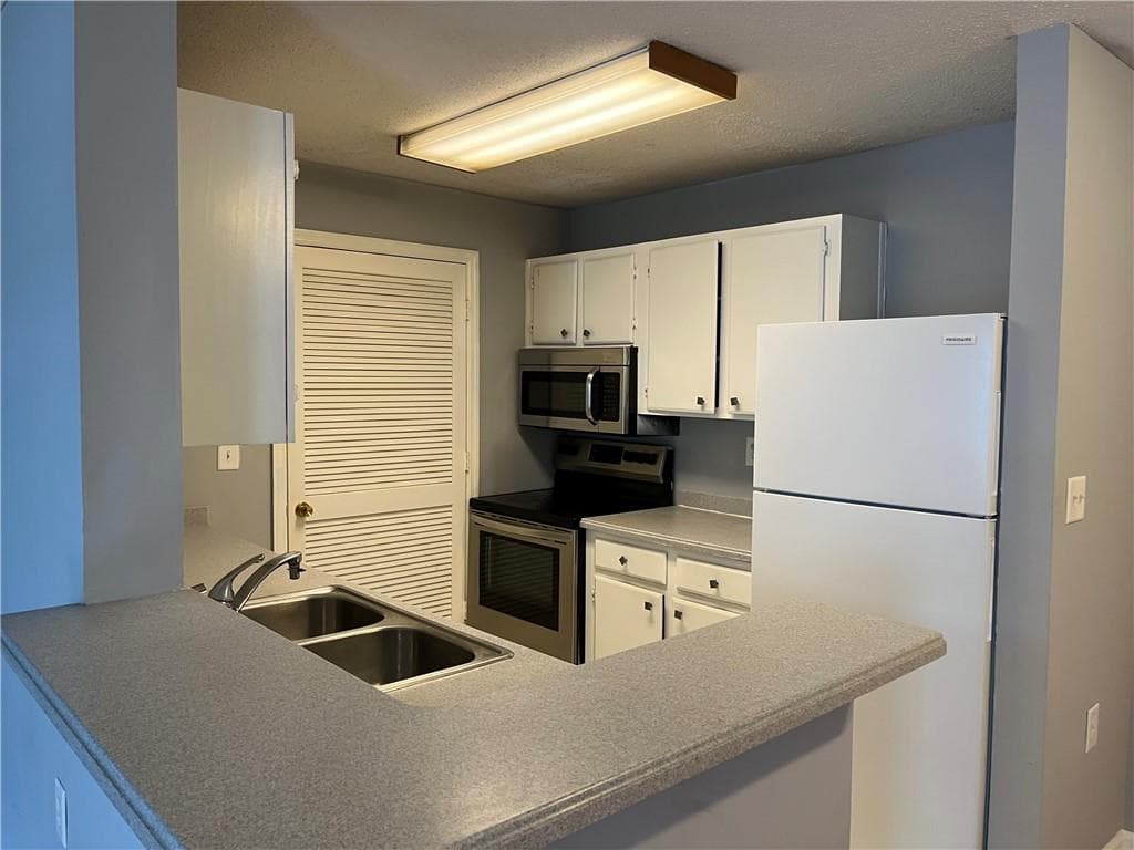 2 bedroom, 2 bathroom condominium for rent at 612 Granville Court, Atlanta, GA 30328 for $1,750 a month — photo 10