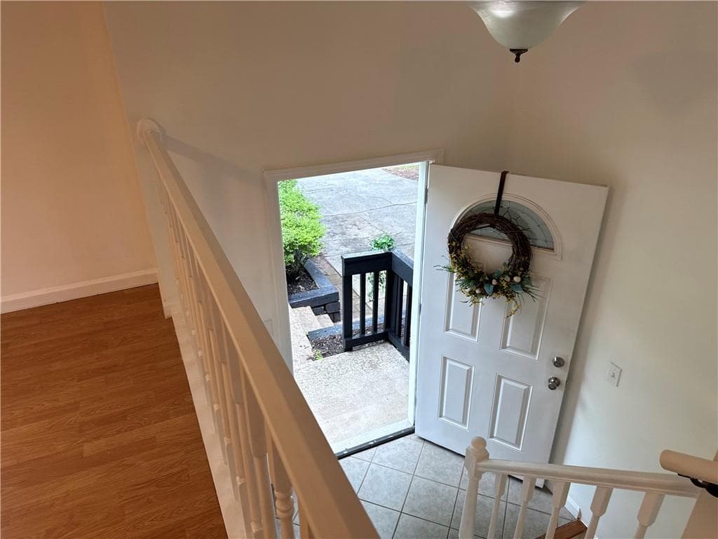 3 bedroom, 3 bathroom, 1,094 sq ft single family residence for rent at 10415 Plantation Bridge Drive, Alpharetta, GA 30022 for $2,400 a month — photo 5