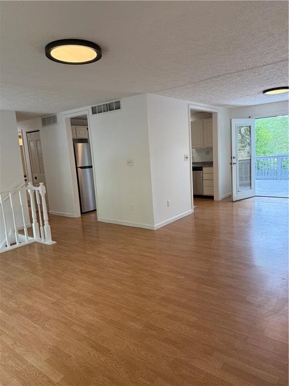 3 bedroom, 3 bathroom, 1,094 sq ft single family residence for rent at 10415 Plantation Bridge Drive, Alpharetta, GA 30022 for $2,400 a month — photo 7