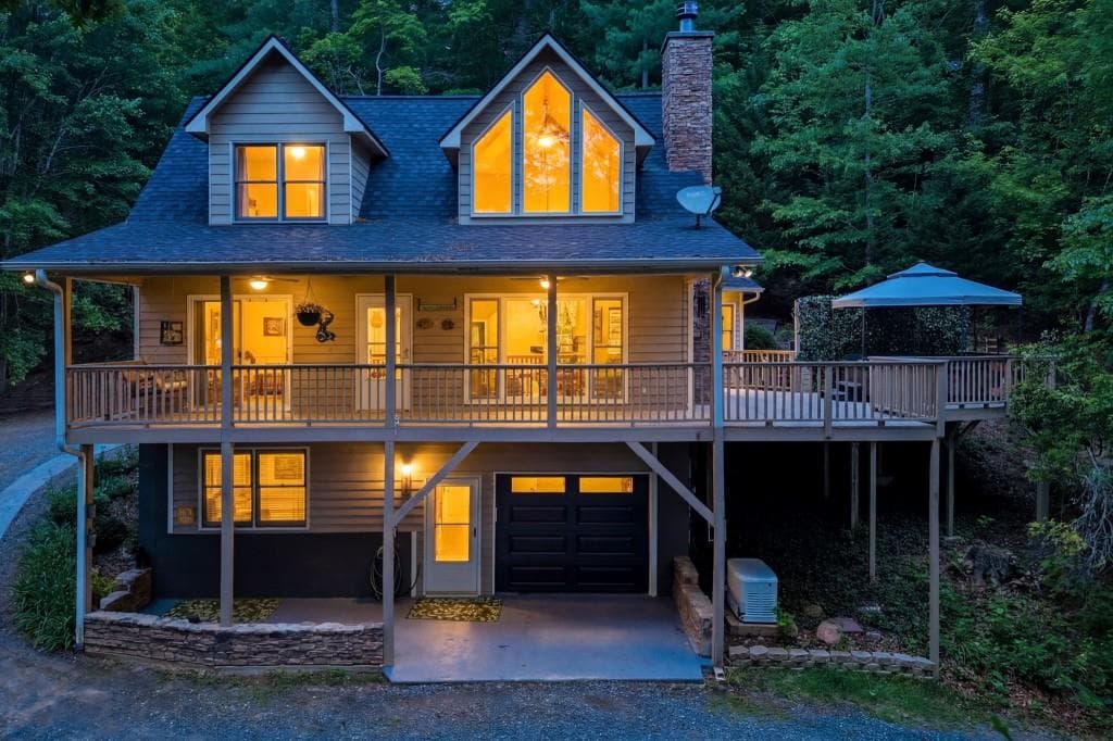 3 bedroom, 3 bathroom, 2,385 sq ft single family residence under contract at 165 Amelia Lane, Blue Ridge, GA 30513 — photo 7