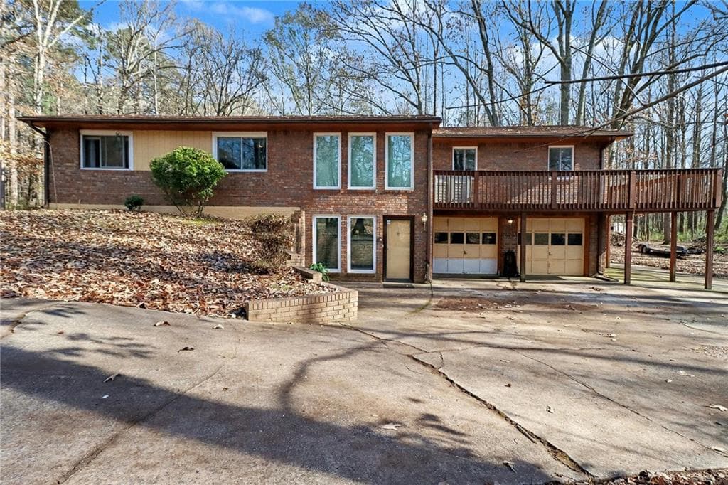 3 bedroom, 2 bathroom, 1,834 sq ft single family residence for sale at 134 Hidden Valley Road, Fayetteville, GA 30214 — photo 1 of 35