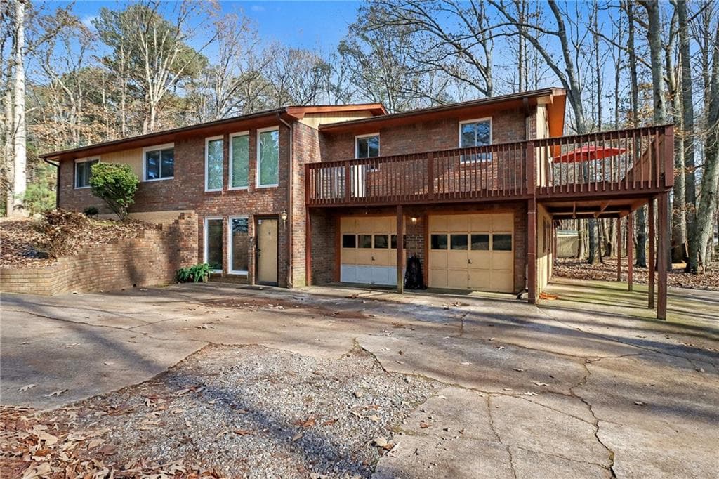 3 bedroom, 2 bathroom, 1,834 sq ft single family residence for sale at 134 Hidden Valley Road, Fayetteville, GA 30214 — photo 3