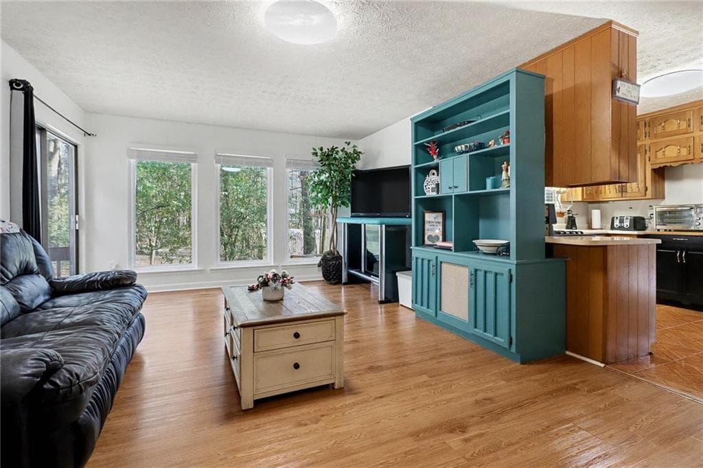 3 bedroom, 2 bathroom, 1,834 sq ft single family residence for sale at 134 Hidden Valley Road, Fayetteville, GA 30214 — photo 8