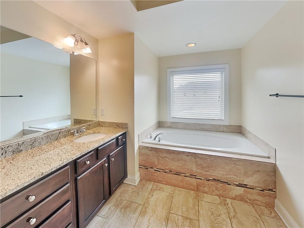 5 bedroom, 5 bathroom, 5,032 sq ft single family residence for rent at 85 Lotus Lane, Covington, GA 30016 for $4,500 a month — photo 9