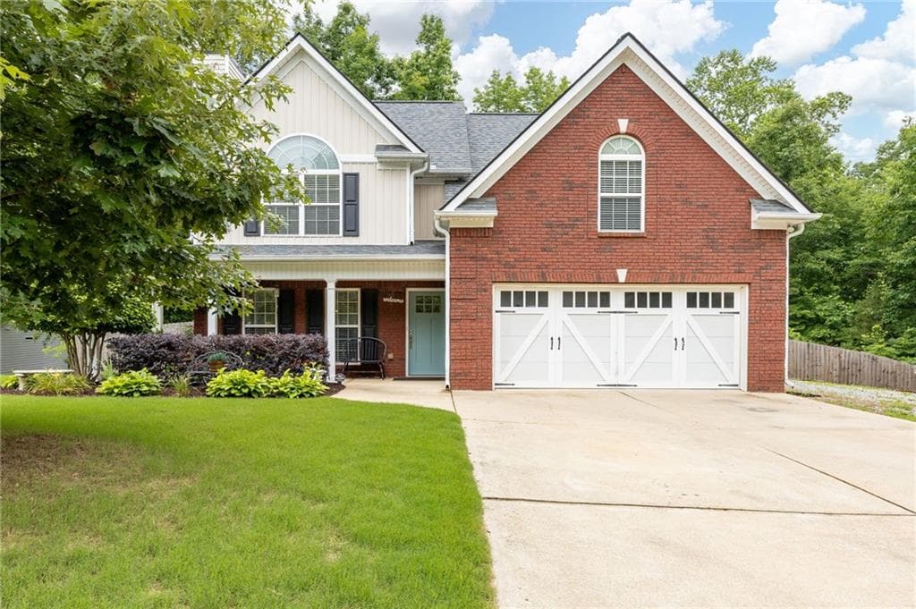 3 bedroom, 3 bathroom, 1,985 sq ft single family residence sold at 419 Shoals Trail, Dallas, GA 30132