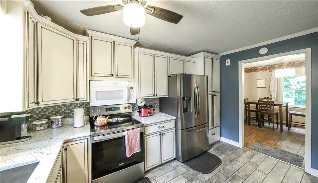 3 bedroom, 2 bathroom, 1,896 sq ft single family residence for sale at 9 Acorn Trail, Bremen, GA 30110 — photo 8