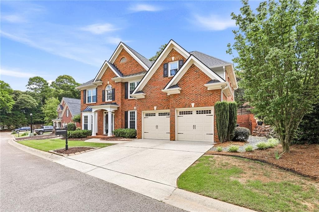 4 bedroom, 3 bathroom, 2,930 sq ft single family residence for sale at 766 Oak Shire Court, Gainesville, GA 30501 — photo 4