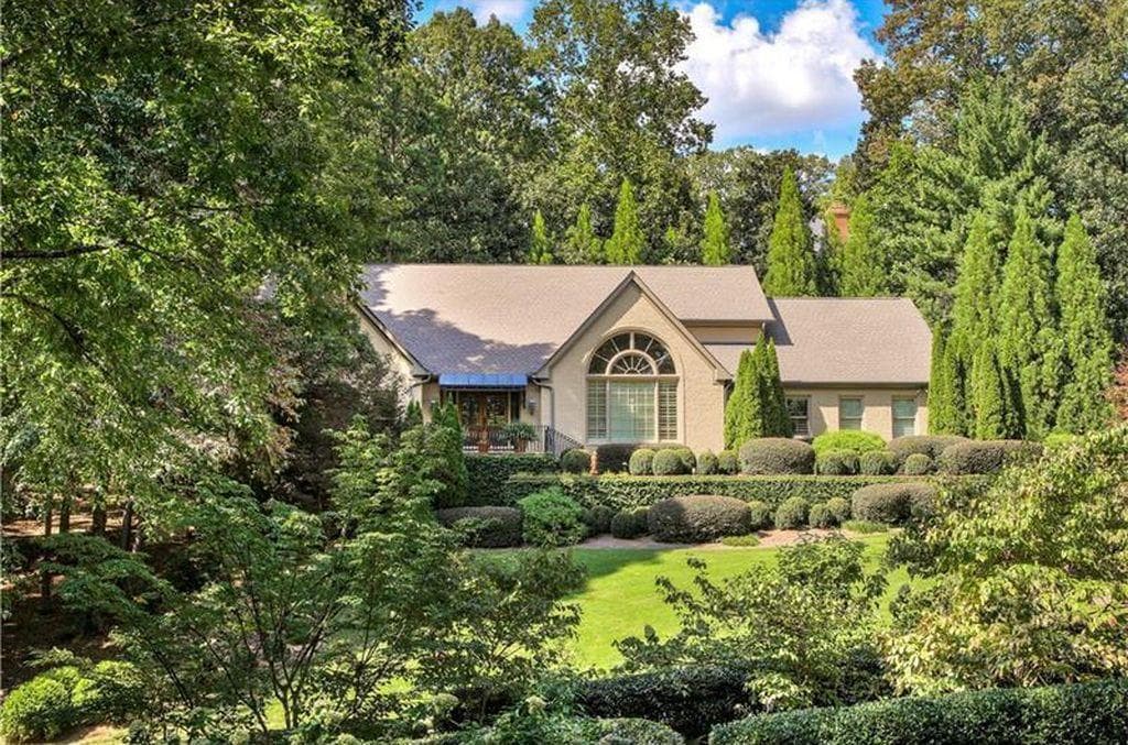 5 bedroom, 6 bathroom, 5,105 sq ft single family residence for sale at 335 Green Glen Way, Atlanta, GA 30327 — photo 1 of 9