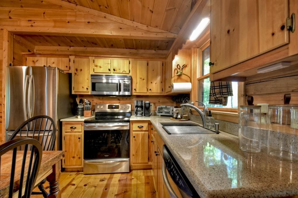 3 bedroom, 2 bathroom, 1,116 sq ft single family residence for sale at 9 Joanna Court, Cherry Log, GA 30513 — photo 5