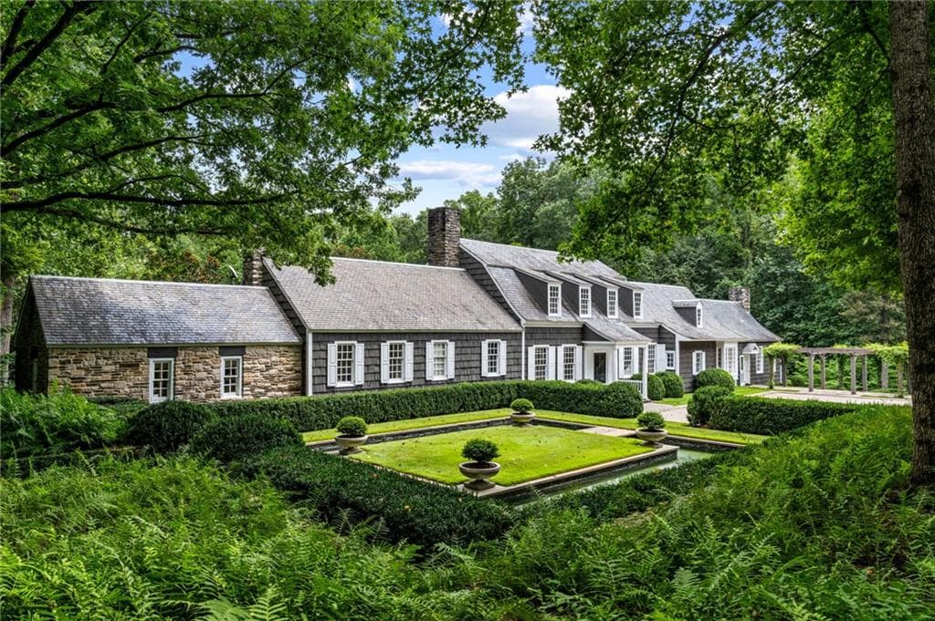 5 bedroom, 5 bathroom, 5,103 sq ft single family residence for sale at 1727 W Paces Ferry Road, Atlanta, GA 30327 — photo 2
