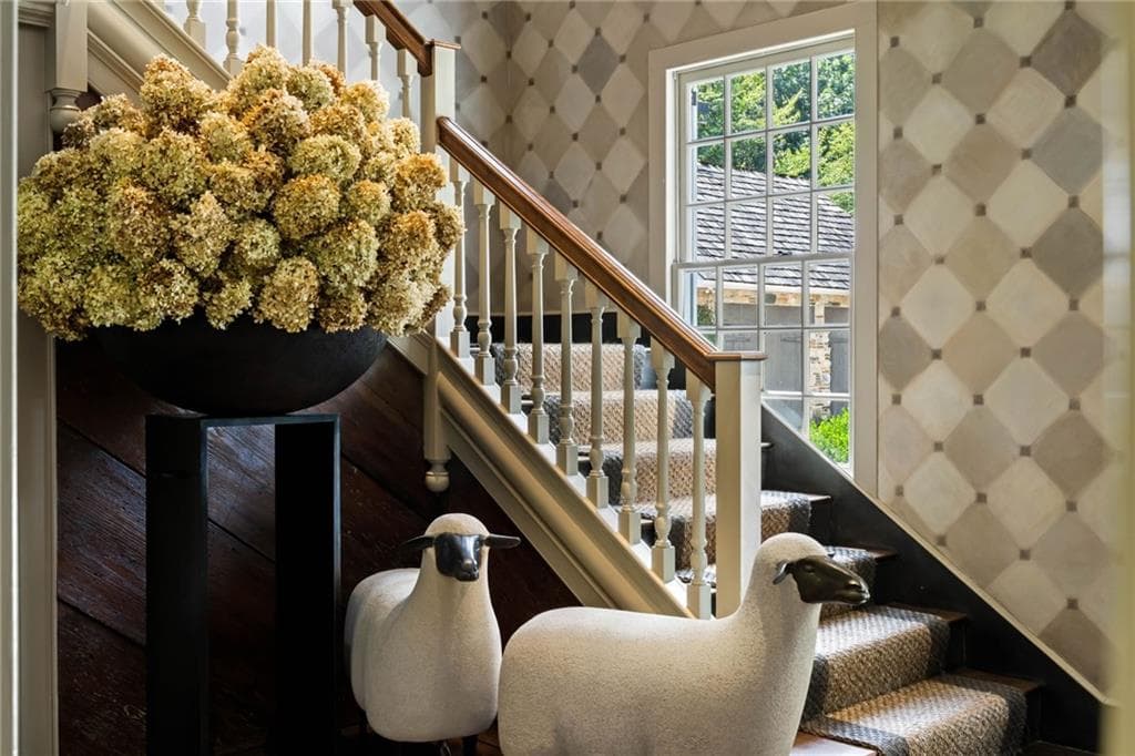 5 bedroom, 5 bathroom, 5,103 sq ft single family residence for sale at 1727 W Paces Ferry Road, Atlanta, GA 30327 — photo 4