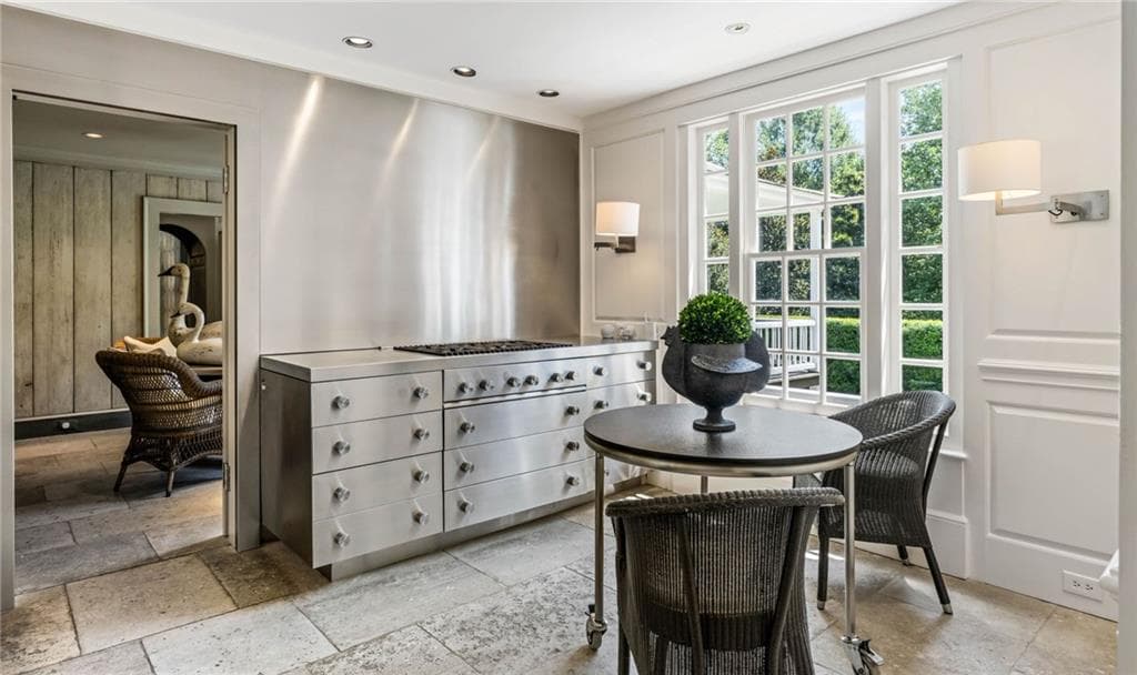 5 bedroom, 5 bathroom, 5,103 sq ft single family residence for sale at 1727 W Paces Ferry Road, Atlanta, GA 30327 — photo 9