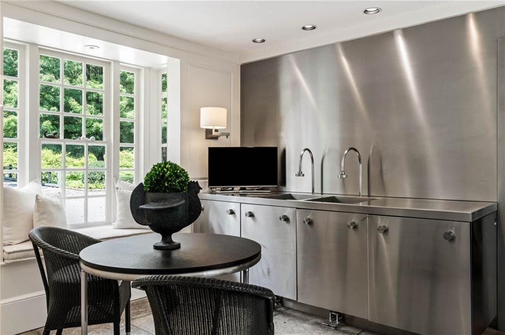 5 bedroom, 5 bathroom, 5,103 sq ft single family residence for sale at 1727 W Paces Ferry Road, Atlanta, GA 30327 — photo 10