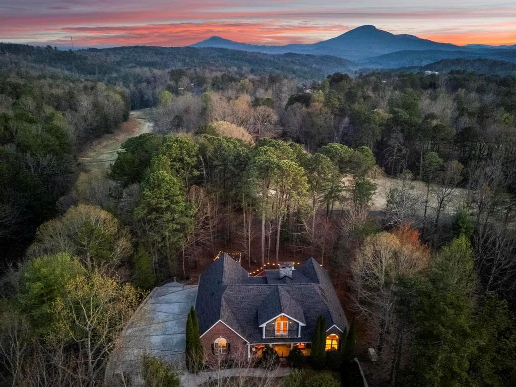 7 bedroom, 6 bathroom, 5,500 sq ft single family residence for sale at 280 Wilfar Strasse, Helen, GA 30545