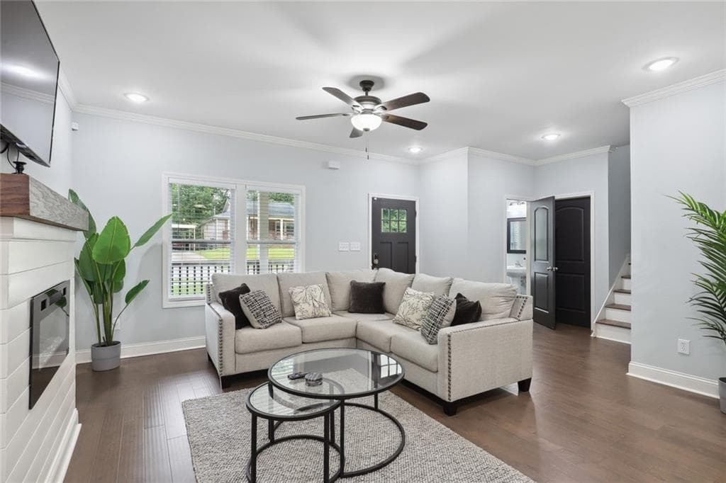 4 bedroom, 4 bathroom, 2,322 sq ft single family residence for sale at 257 Birch Street, Atlanta, GA 30354 — photo 5