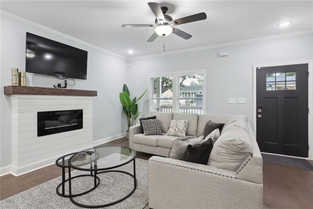 4 bedroom, 4 bathroom, 2,322 sq ft single family residence for sale at 257 Birch Street, Atlanta, GA 30354 — photo 7