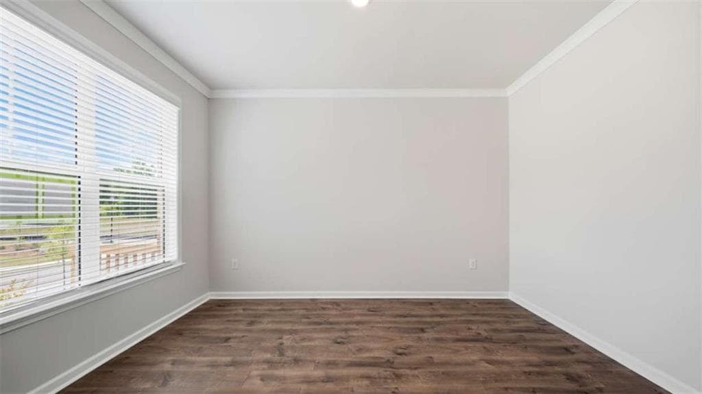 5 bedroom, 4 bathroom, 3,034 sq ft single family residence for sale at 498 Beachview Road, Hampton, GA 30228 — photo 4