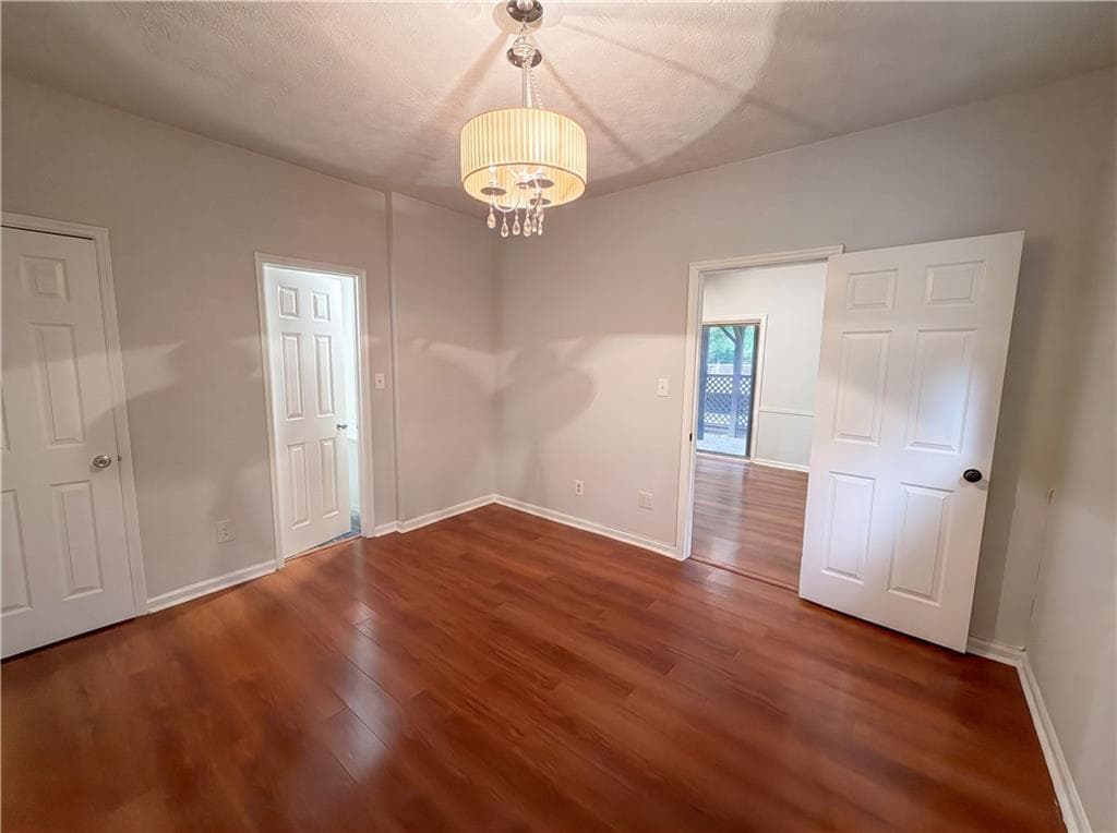 3 bedroom, 3 bathroom, 1,950 sq ft single family residence under contract at 3630 Creekview Circle, College Park, GA 30349 — photo 9