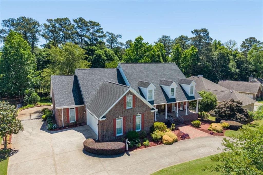 5 bedroom, 4 bathroom, 5,401 sq ft single family residence under contract at 7157 S Dearing Street, Covington, GA 30014 — photo 4
