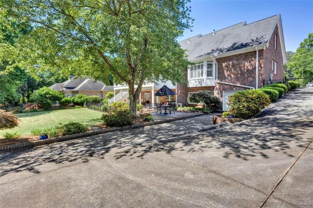 5 bedroom, 4 bathroom, 5,401 sq ft single family residence under contract at 7157 S Dearing Street, Covington, GA 30014 — photo 7