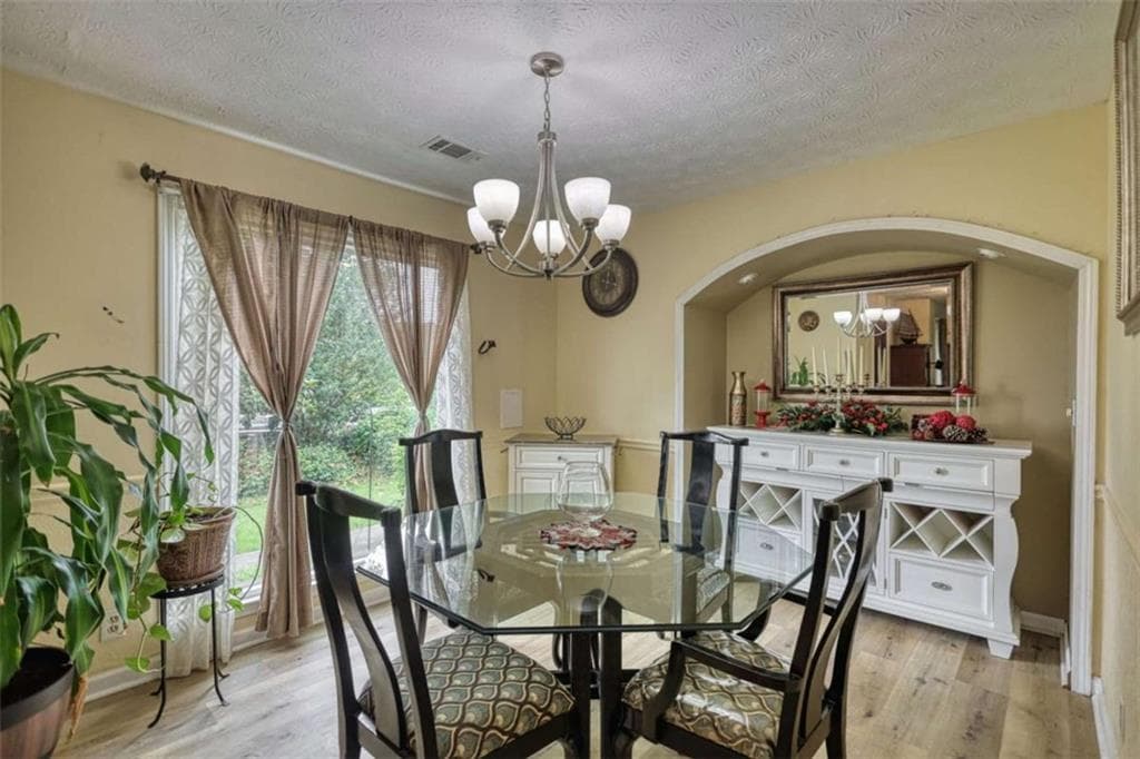 5 bedroom, 3 bathroom, 1,868 sq ft single family residence for sale at 9195 Scarlett Drive, Covington, GA 30014 — photo 4